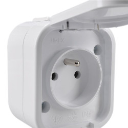 Solight zásuvka do vlhka s víčkem, bílá