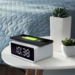 Solight budík s Qi bezdrátovou nabíječkou