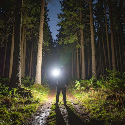 Solight LED nabíjecí svítilna s displayem, 200lm, zoom, Li-Ion